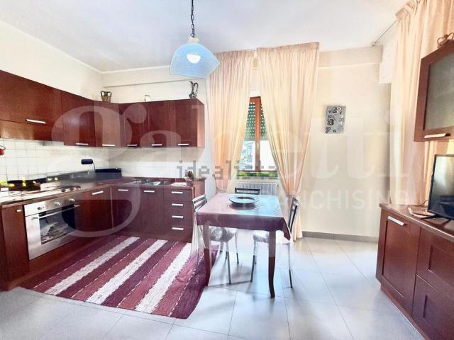 Appartamento in vendita di 100 m² in Via Razionale, 37