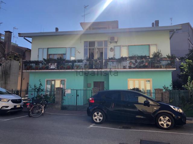 Appartamento in vendita di 100 m² in Via Regina Cornaro, 25