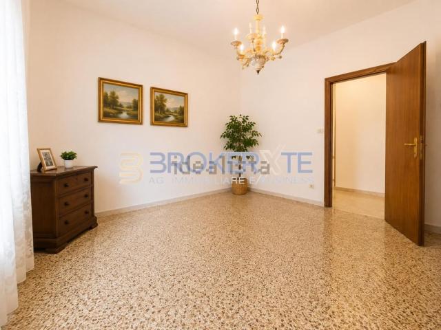 Appartamento in vendita di 100 m² in Via Tamerici, 6
