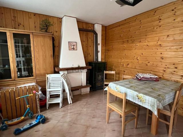 Appartamento in vendita di 100 m² in Via Teramo, 1