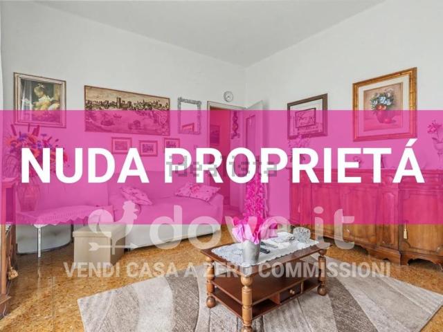 Appartamento in vendita di 100 m² in Via Ugo Foscolo, 2