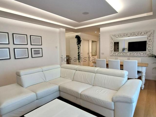 Appartamento in vendita di 100 m² in Via V. Monti, 2