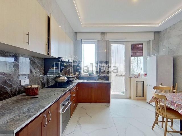 Appartamento in vendita di 100 m² in Via Volturno
