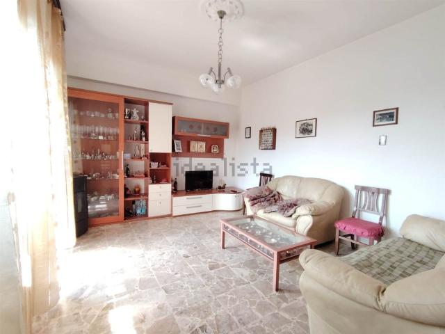 Appartamento in vendita di 100 m² in Via Val D&apos Aosta
