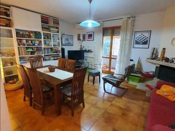 Appartamento in vendita di 100 m² in Via Vittorio Alfieri