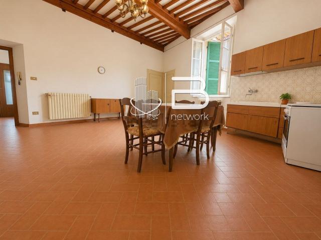 Appartamento in vendita di 100 m² in Via Vittorio Veneto, 47