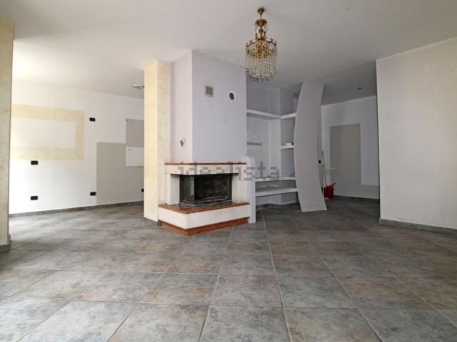 Appartamento in vendita di 100 m² in Via Vittorio Veneto, 99