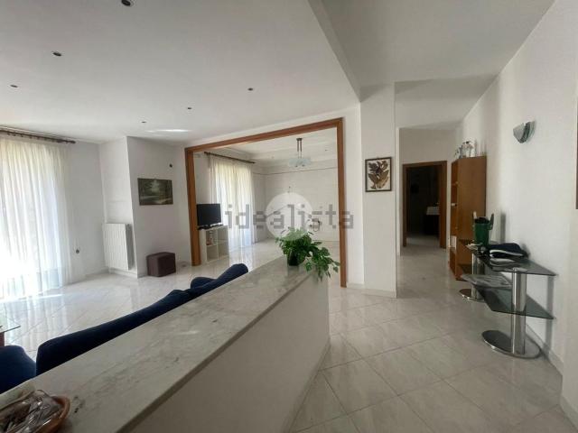 Appartamento in vendita di 100 m² in Via Villari, 7
