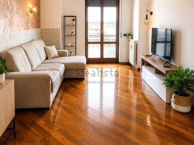Appartamento in vendita di 100 m² in Via Vincenzo Lucchi