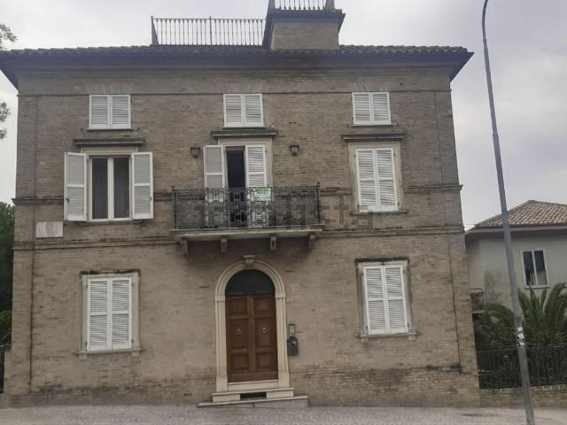 Appartamento in vendita di 100 m² in Via XX Giugno, 2