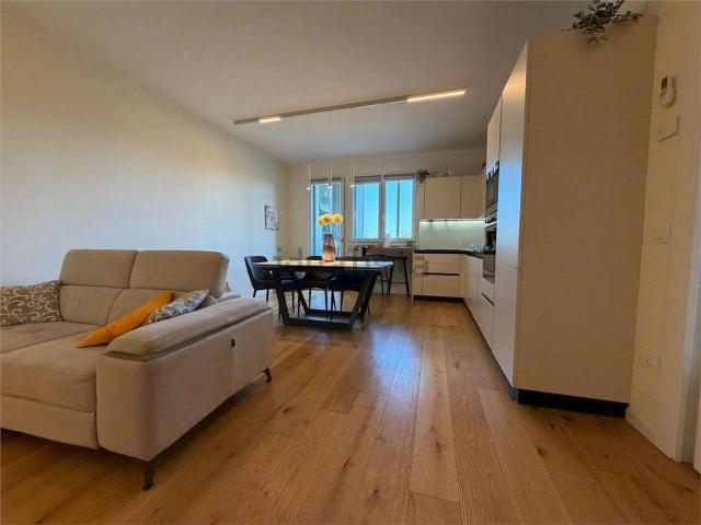 Appartamento in vendita di 100 m² in Via XXIV Giugno