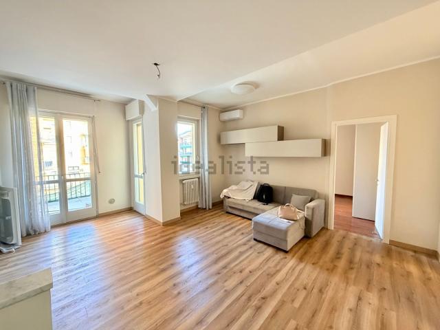 Appartamento in vendita di 100 m² in Viale Torino, 6