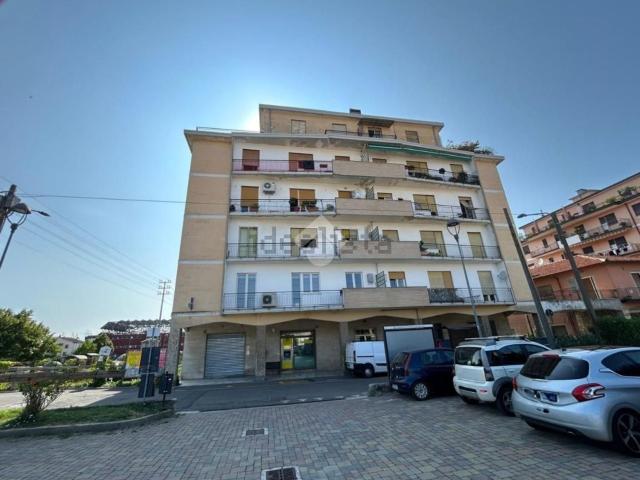 Appartamento in vendita di 100 m² in Viale Torino, 6