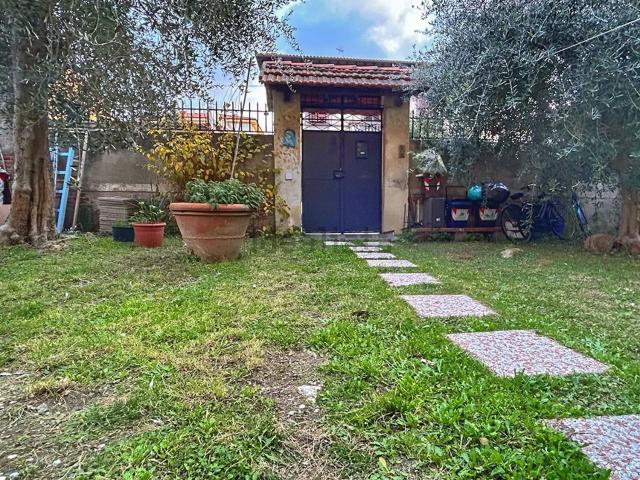 Appartamento in vendita di 100 m² in Viale Ugo Foscolo