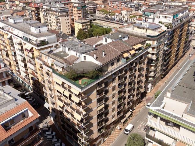 Appartamento in vendita di 100 m² in Viale Alcide De Gasperi, 46