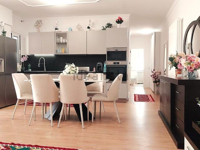 Appartamento in vendita di 100 m² in Viale Cesare Battisti