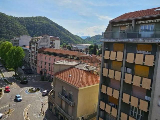 Appartamento in vendita di 100 m² in Viale Duca D&apos Aosta, 6