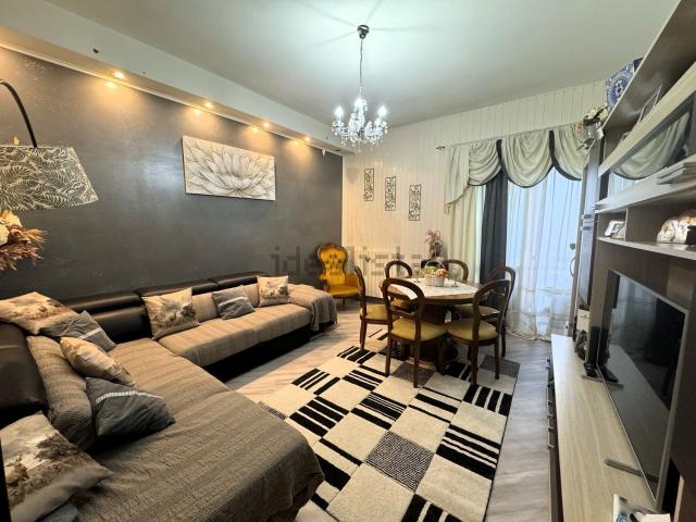 Appartamento in vendita di 100 m² in Viale Giovanni Pascoli, 2