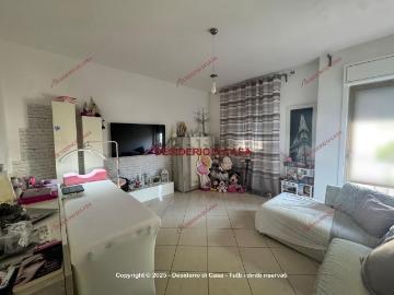 Appartamento in vendita di 100 m² in Viale Marche, 31