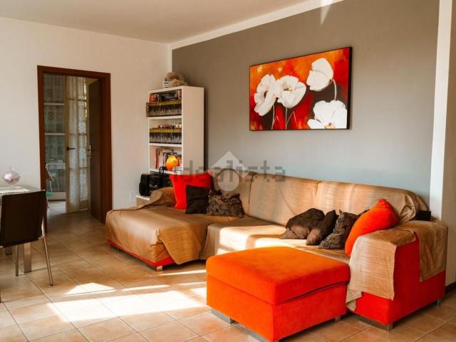 Appartamento in vendita di 100 m² in Borgo Santa Costanza, 3