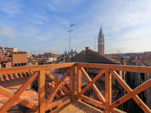 Appartamento in vendita di 100 m² in Calle dei Fabbri