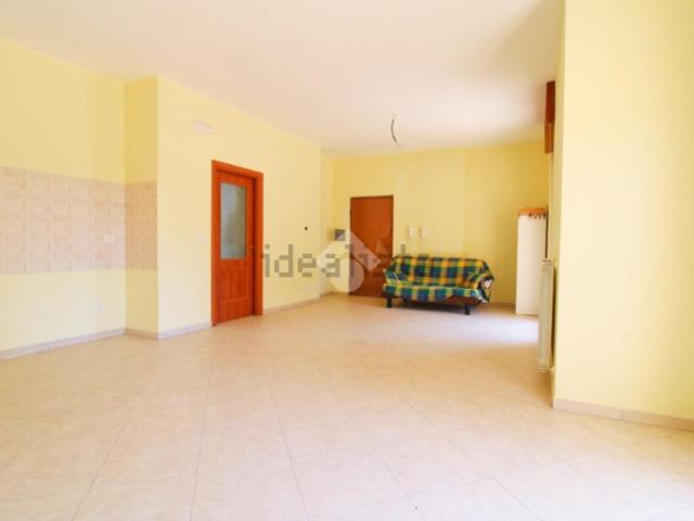 Appartamento in vendita di 100 m² in Contrada Stazione, 175