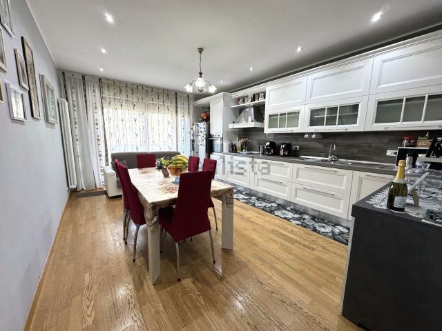 Appartamento in vendita di 100 m² in Corso Umberto I, 219