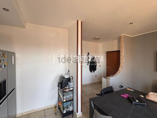 Appartamento in vendita di 100 m² in Corso Martiri D&apos Ungheria, 15
