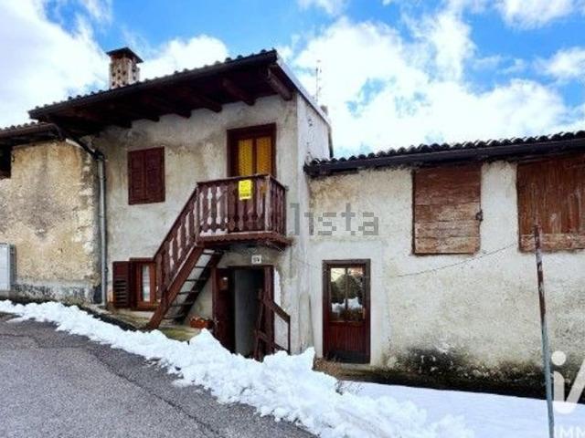 Appartamento in vendita di 100 m² in Frazione Pergheri, 13