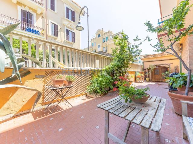 Appartamento in vendita di 100 m² in Piazza Cesario Console, 13
