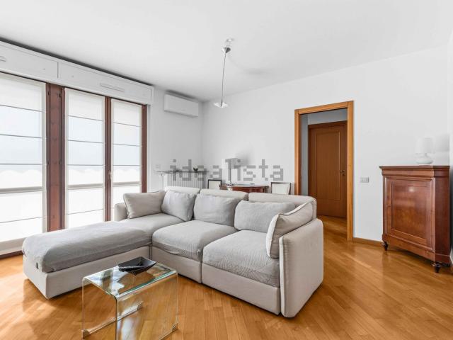 Appartamento in vendita di 100 m² in Piazza Generale Enrico Galvaligi, 2