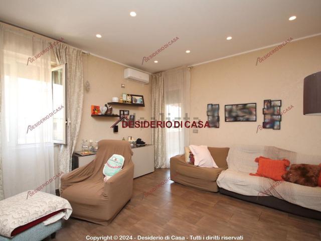 Appartamento in vendita di 100 m² in Piazza Fratelli S.Anna, 13