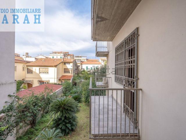 Appartamento in vendita di 100 m² in Piazza Massimo D&apos Azeglio, 11