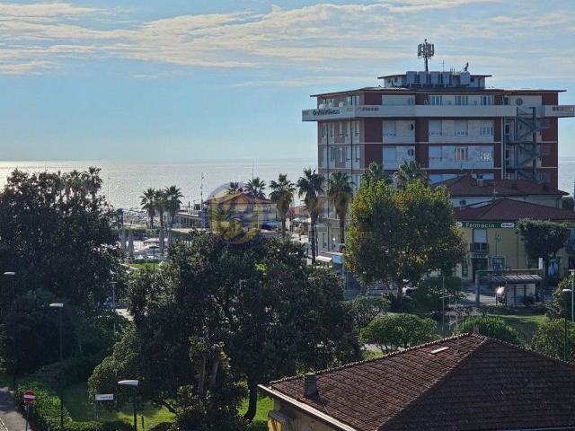 Appartamento in vendita di 100 m² in Piazza Sacro Cuore, 1