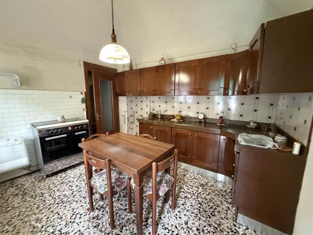 Appartamento in vendita di 100 m² in Piazza Parrocchiale, 12