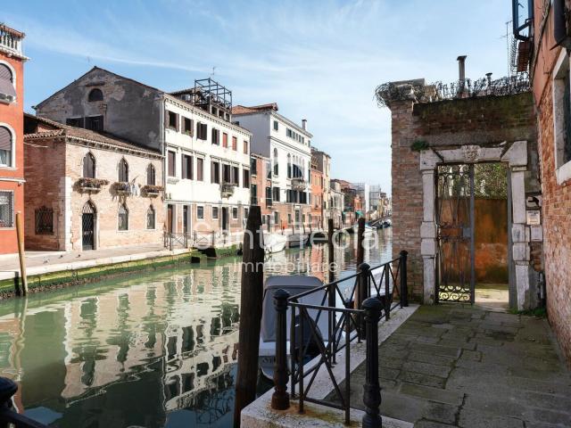 Appartamento in vendita di 100 m² in Sestiere Cannaregio, 2857