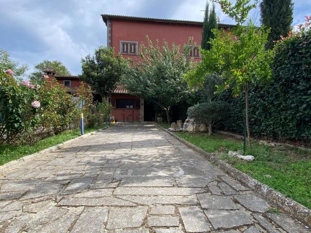 Appartamento in vendita di 100 m² in Strada dei Galli, 43