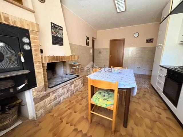 Appartamento in vendita di 100 m² in Strada di Colle Taccone, 1