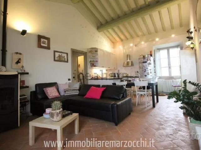 Appartamento in vendita di 100 m² in Strada di Santa Colomba, 53035