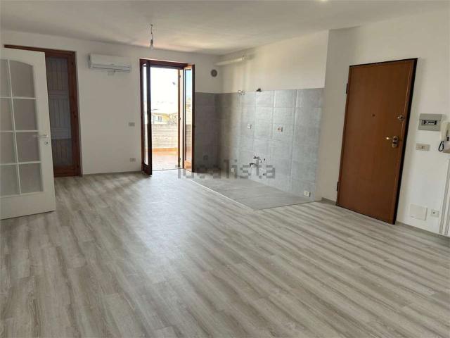 Appartamento in vendita di 100 m² in Strada Statale Goitese, 299