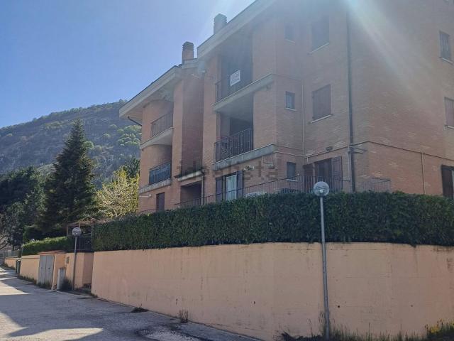 Appartamento in vendita di 100 m² in Strada per l&apos aquila 11