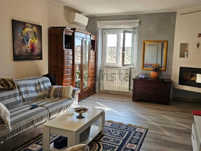 Appartamento in vendita di 100 m² in Strada Provinciale Mombaroccese