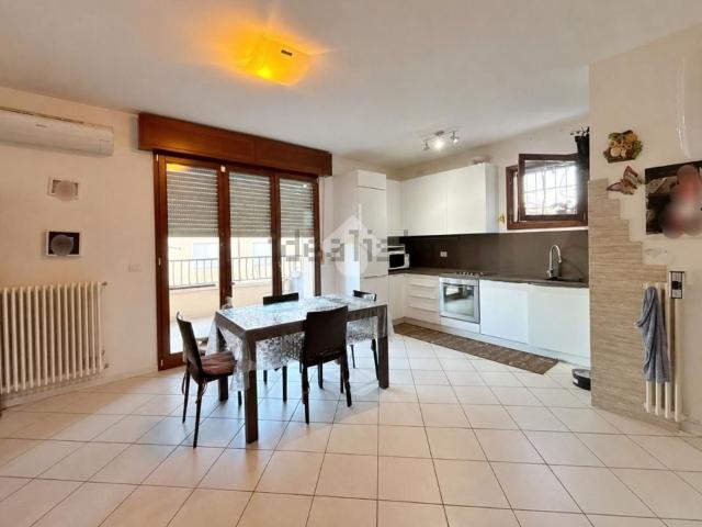 Appartamento in vendita di 101 m² in Via Cerro, 1