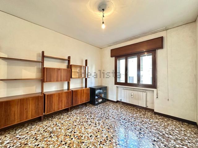 Appartamento in vendita di 101 m² in Via Andrea Costa