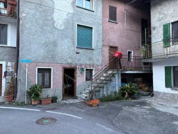 Appartamento in vendita di 101 m² in Via alla Chiesa