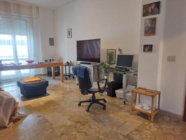 Appartamento in vendita di 101 m² in Via Giovanni Giolitti