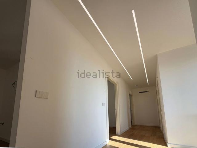 Appartamento in vendita di 101 m² in Via Giovanni Dossena, 54