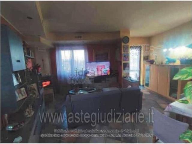 Appartamento in vendita di 101 m² in Via Guglielmo Marconi