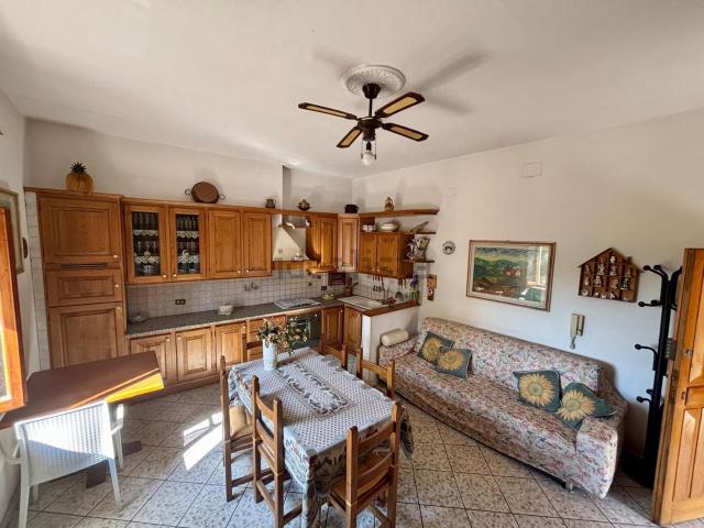 Appartamento in vendita di 101 m² in Via del Borghetto
