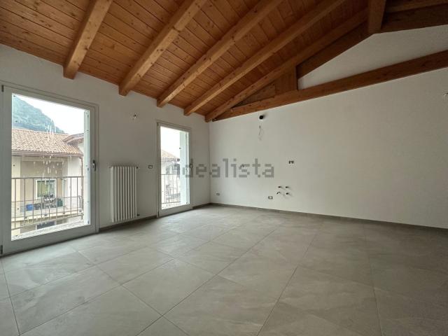 Appartamento in vendita di 101 m² in Via della resistenza, 2